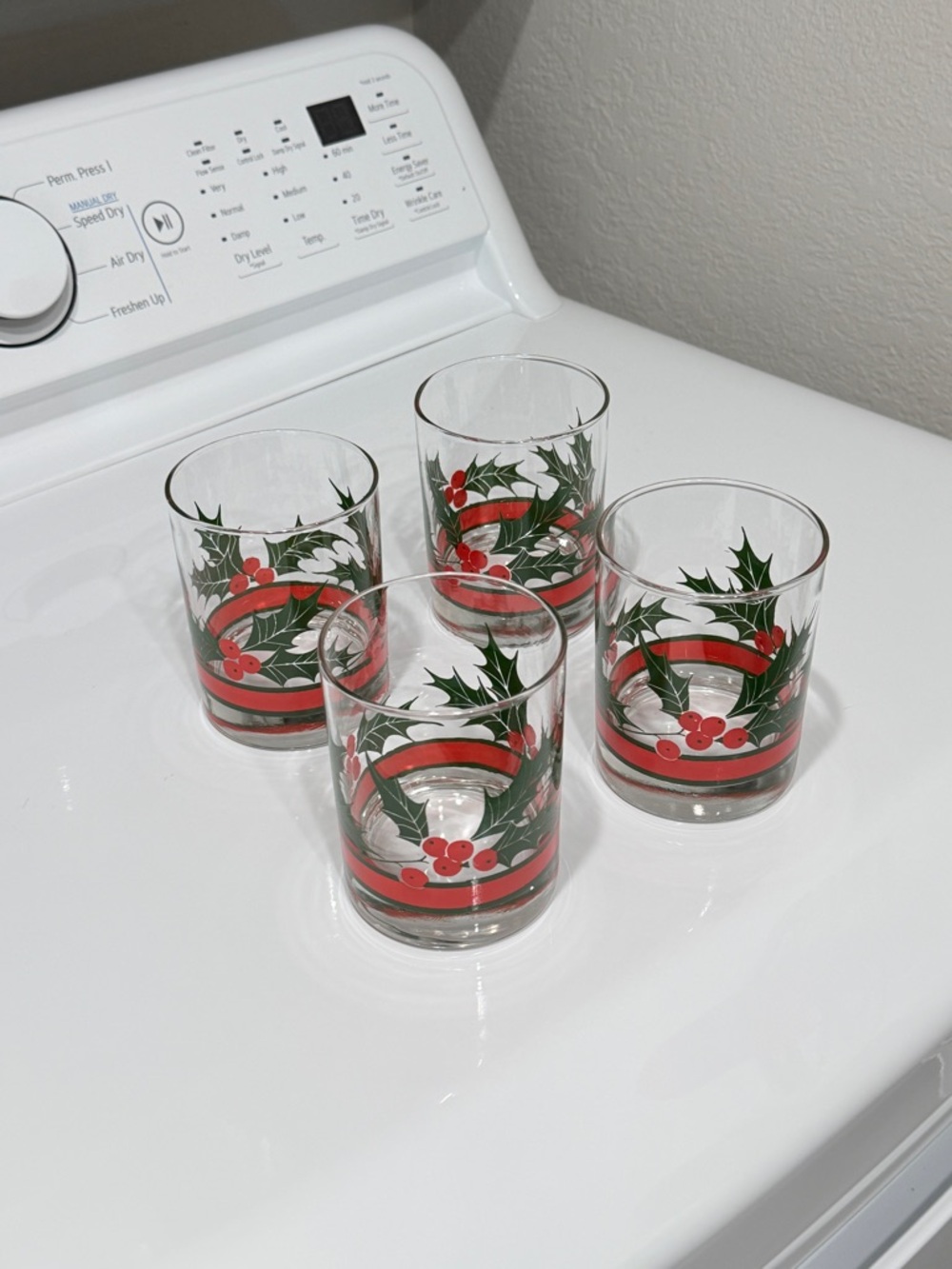 Vintage Libbey Holiday Holly & Berries Glass Tumblers set of 4 - Picture 15 of 17